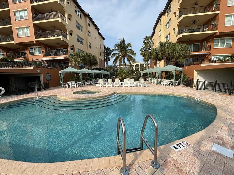 The pool area is very nice with the spa is the middle of the pool.