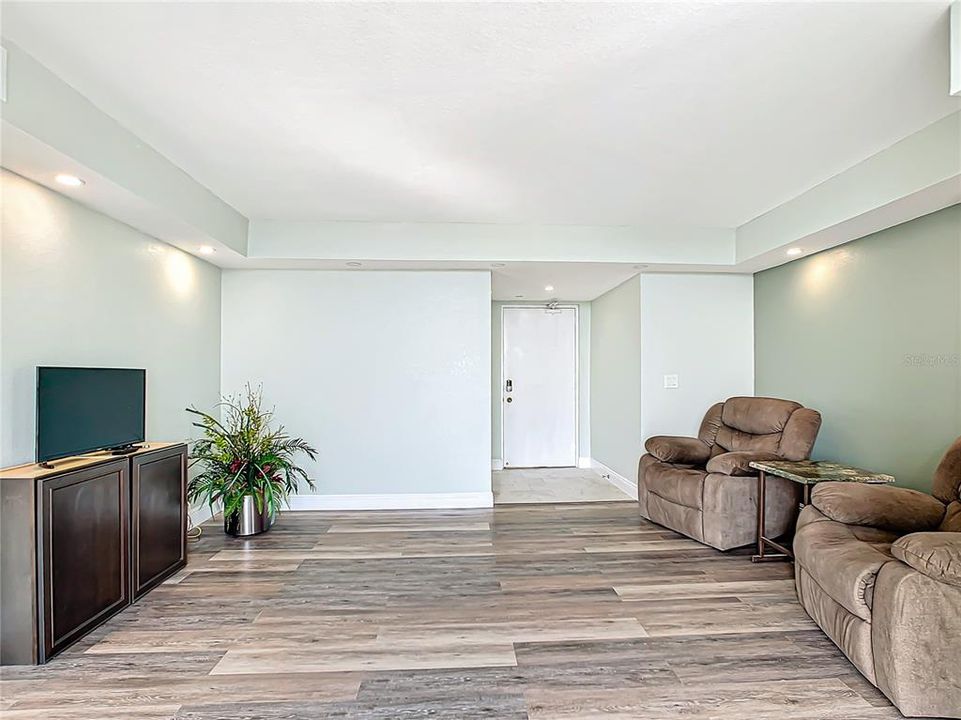 For Sale: $459,000 (2 beds, 2 baths, 1235 Square Feet)