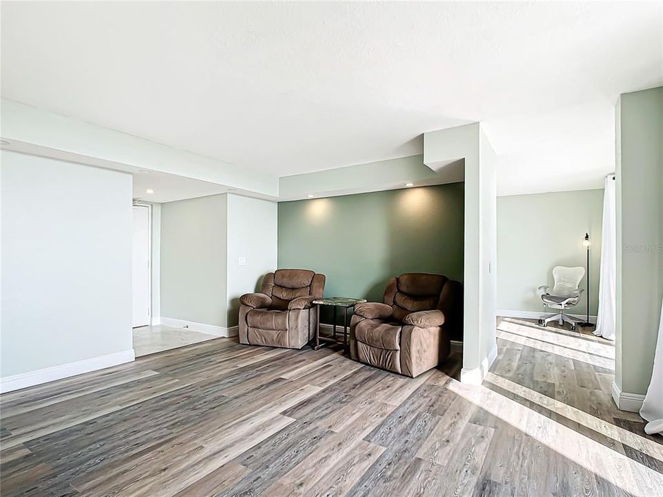 For Sale: $459,000 (2 beds, 2 baths, 1235 Square Feet)