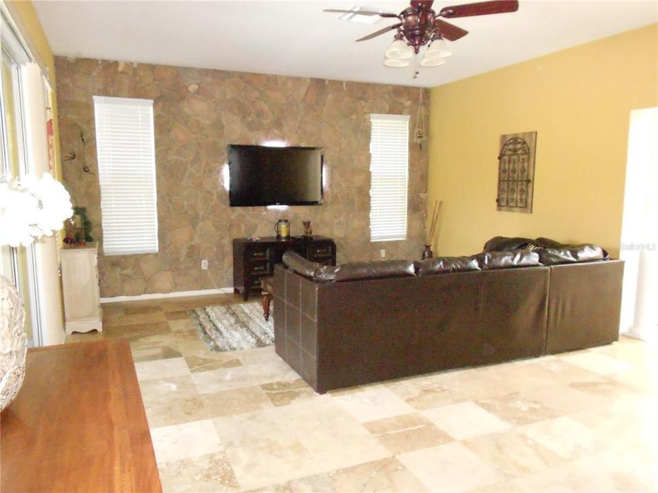 Active With Contract: $4,000 (4 beds, 3 baths, 2900 Square Feet)
