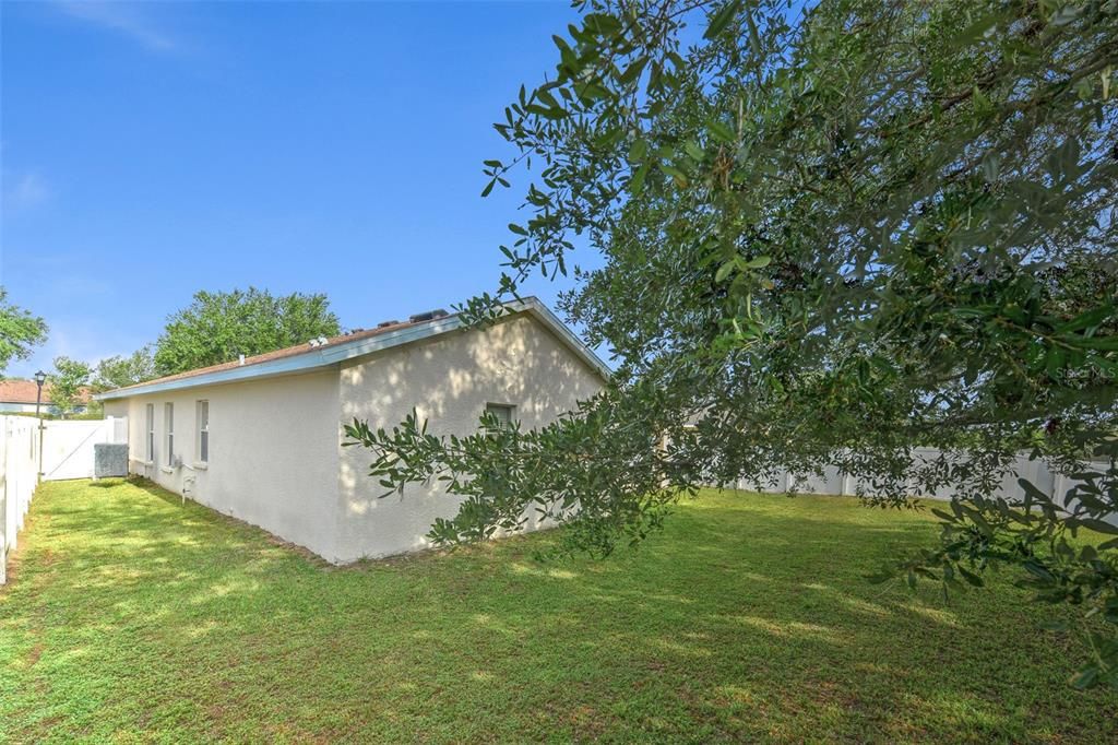 Active With Contract: $289,900 (3 beds, 2 baths, 1540 Square Feet)