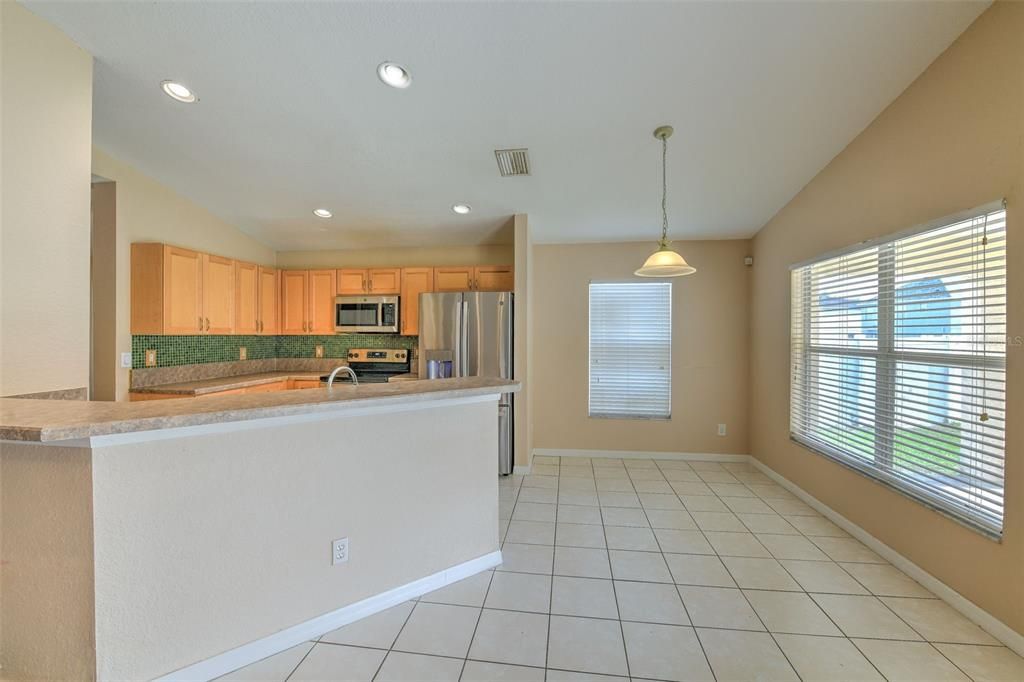 Active With Contract: $289,900 (3 beds, 2 baths, 1540 Square Feet)