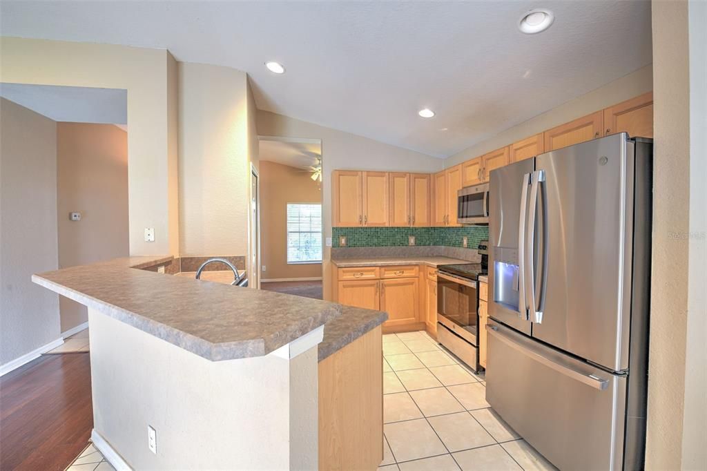 Active With Contract: $289,900 (3 beds, 2 baths, 1540 Square Feet)