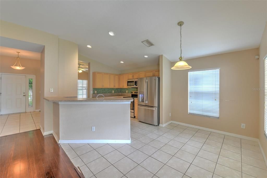 Active With Contract: $289,900 (3 beds, 2 baths, 1540 Square Feet)