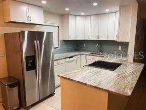 For Sale: $225,000 (2 beds, 2 baths, 871 Square Feet)