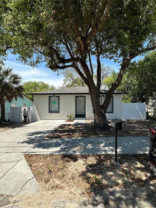 Recently Sold: $309,900 (3 beds, 2 baths, 1367 Square Feet)