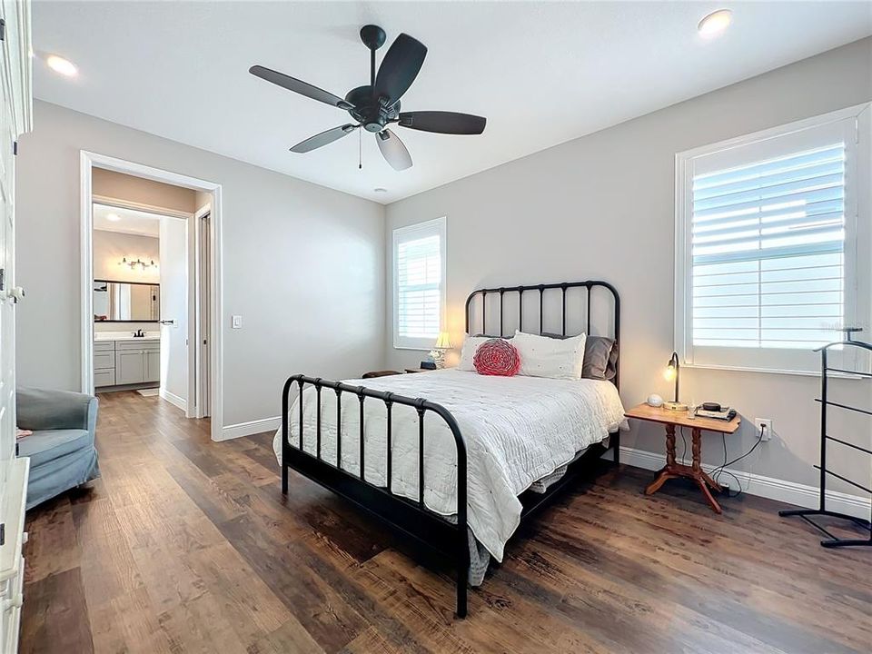 For Sale: $385,000 (2 beds, 2 baths, 1579 Square Feet)