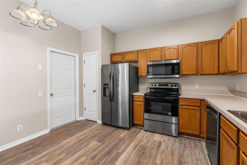 For Rent: $2,400 (2 beds, 2 baths, 1269 Square Feet)