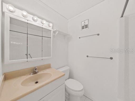 Недавно продано: $169,000 (2 спален, 2 ванн, 1135 Квадратных фут)