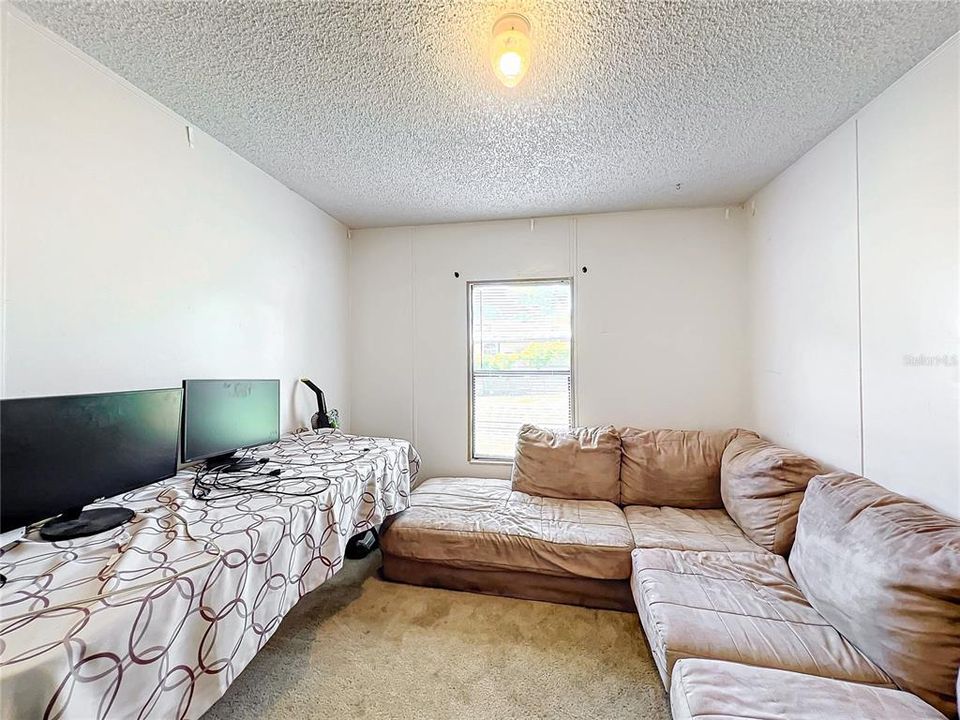 Active With Contract: $204,000 (3 beds, 2 baths, 1248 Square Feet)