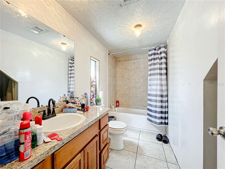 Active With Contract: $204,000 (3 beds, 2 baths, 1248 Square Feet)