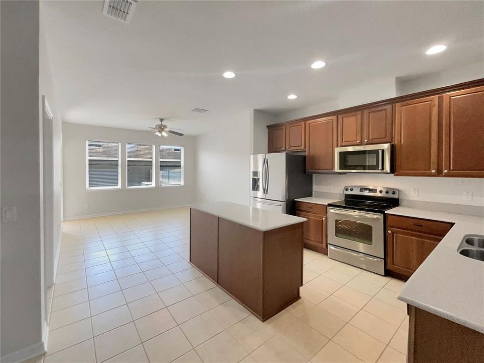 Active With Contract: $408,000 (3 beds, 2 baths, 1460 Square Feet)