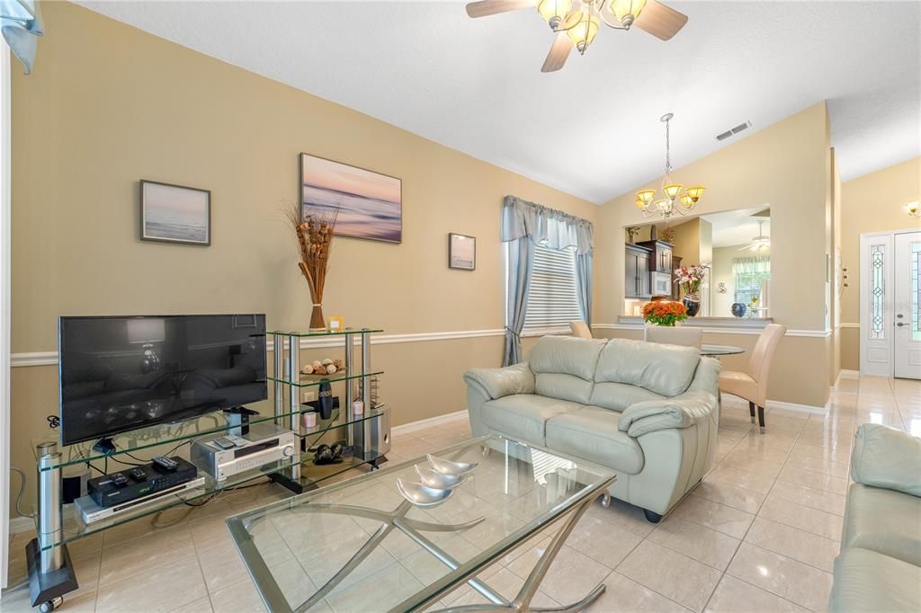Recently Sold: $330,000 (2 beds, 2 baths, 1251 Square Feet)