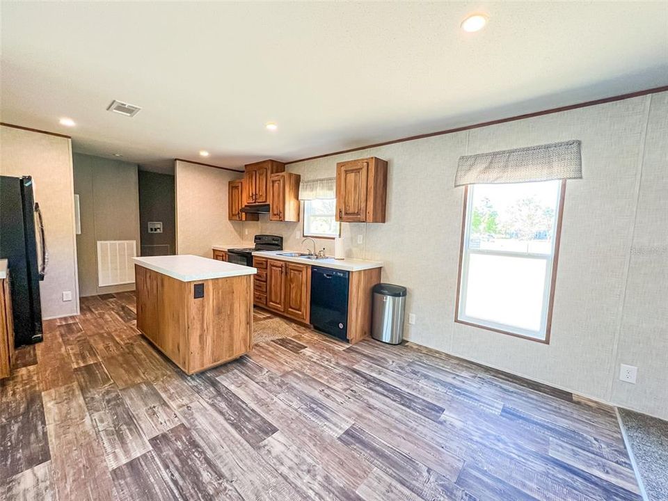 For Sale: $259,900 (4 beds, 2 baths, 1768 Square Feet)