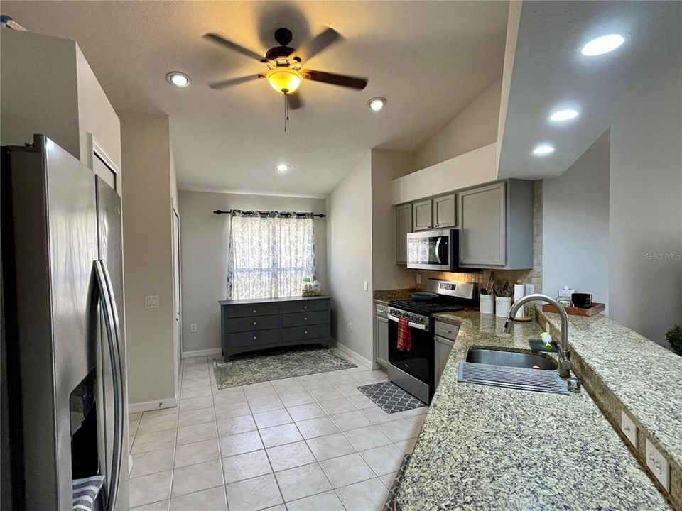 For Rent: $2,500 (4 beds, 3 baths, 1806 Square Feet)