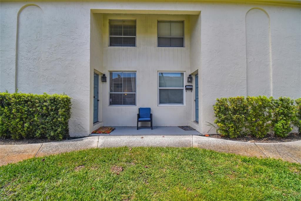 Active With Contract: $325,000 (2 beds, 1 baths, 1044 Square Feet)