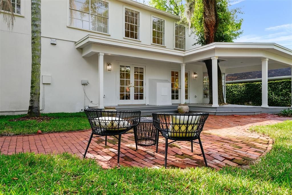 Active With Contract: $1,850,000 (4 beds, 3 baths, 3622 Square Feet)