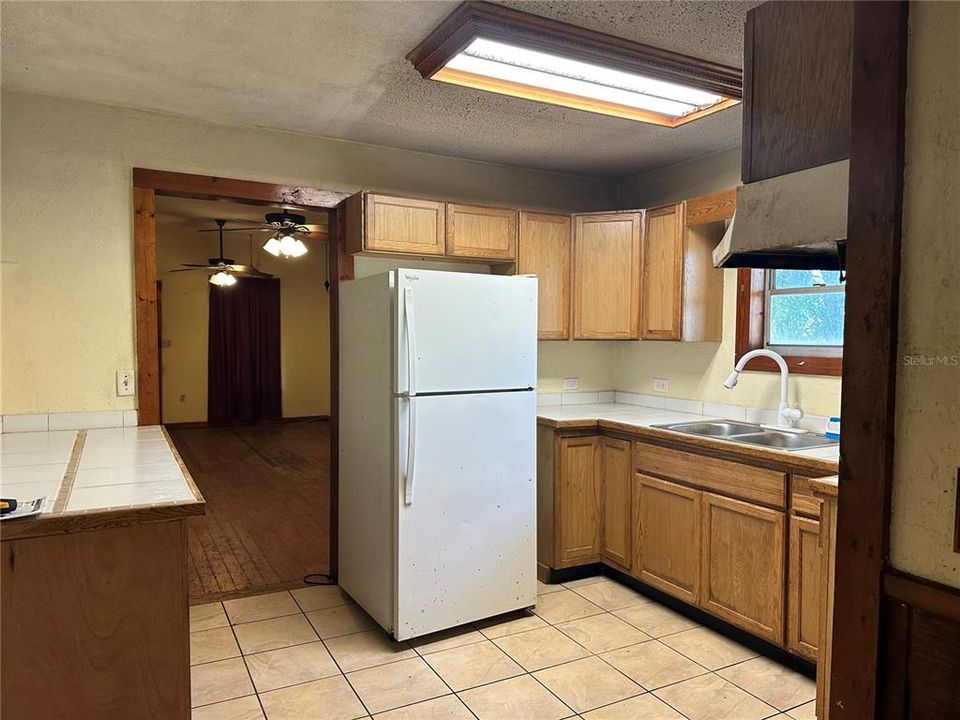 For Sale: $98,500 (2 beds, 1 baths, 1008 Square Feet)