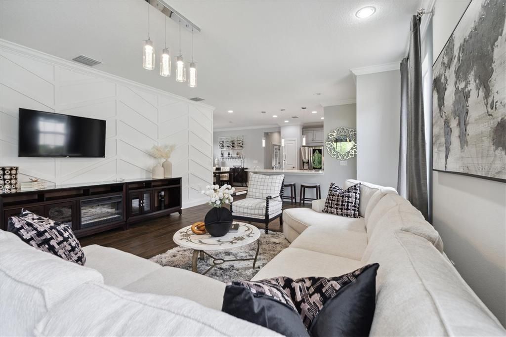 Active With Contract: $573,000 (3 beds, 2 baths, 1931 Square Feet)