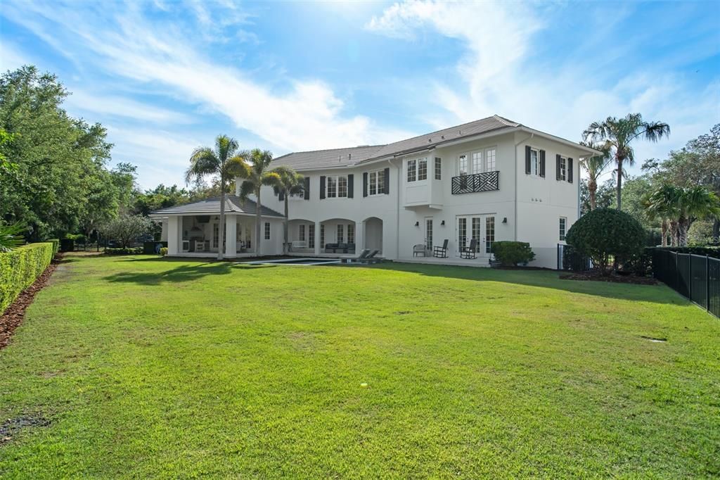 For Sale: $2,995,000 (5 beds, 4 baths, 4450 Square Feet)