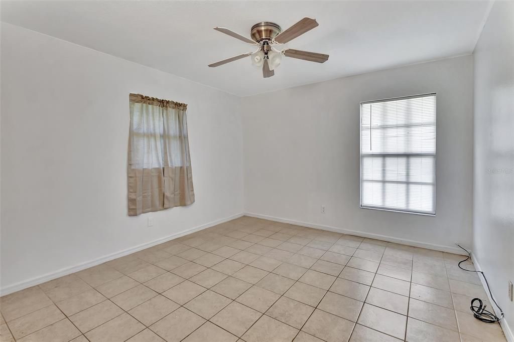 For Sale: $330,000 (3 beds, 2 baths, 1556 Square Feet)
