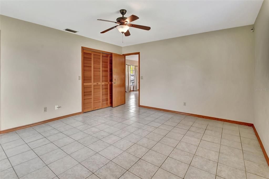 For Sale: $330,000 (3 beds, 2 baths, 1556 Square Feet)