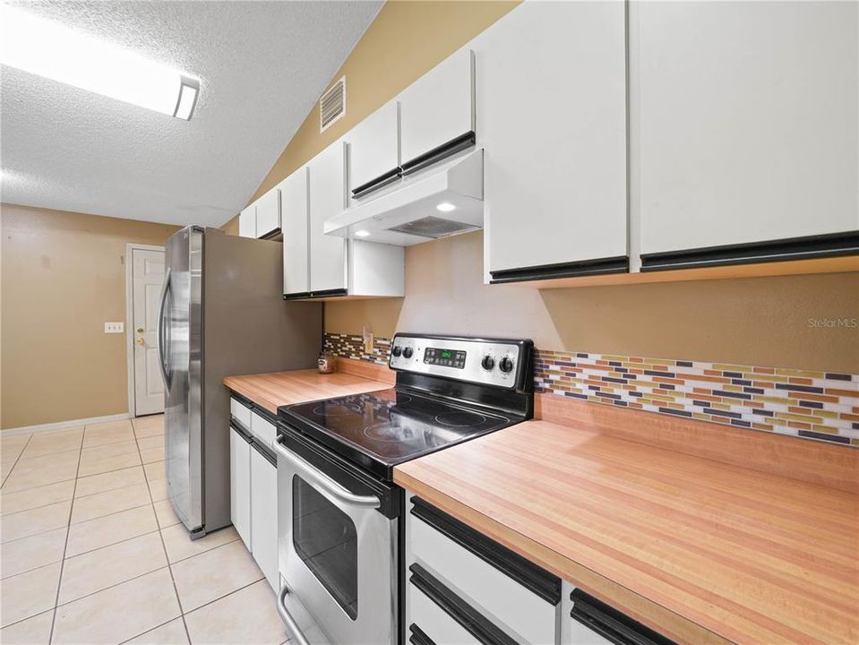 Recently Sold: $310,000 (3 beds, 2 baths, 1837 Square Feet)