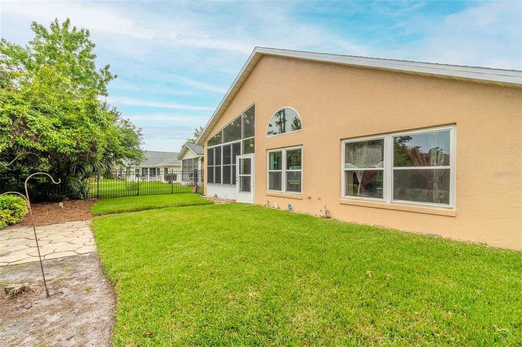 Recently Sold: $358,000 (3 beds, 2 baths, 1884 Square Feet)