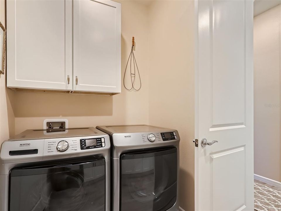 For Sale: $530,000 (3 beds, 2 baths, 2084 Square Feet)