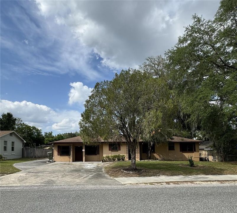 Active With Contract: $234,000 (3 beds, 1 baths, 2222 Square Feet)