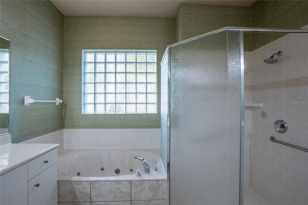待售: $629,900 (4 贝兹, 3 浴室, 2386 平方英尺)