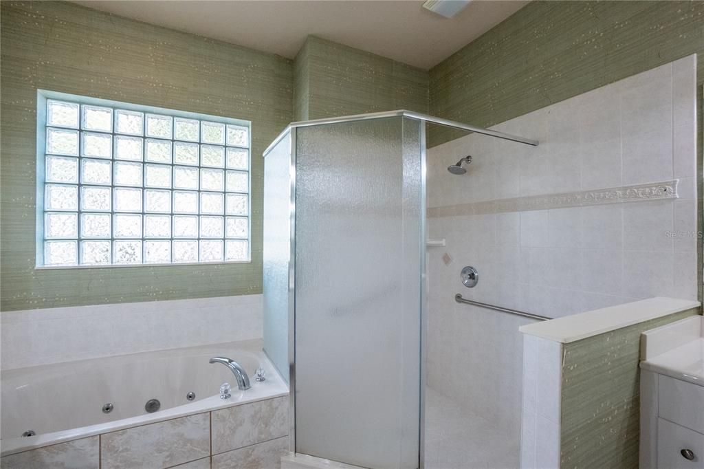 待售: $629,900 (4 贝兹, 3 浴室, 2386 平方英尺)
