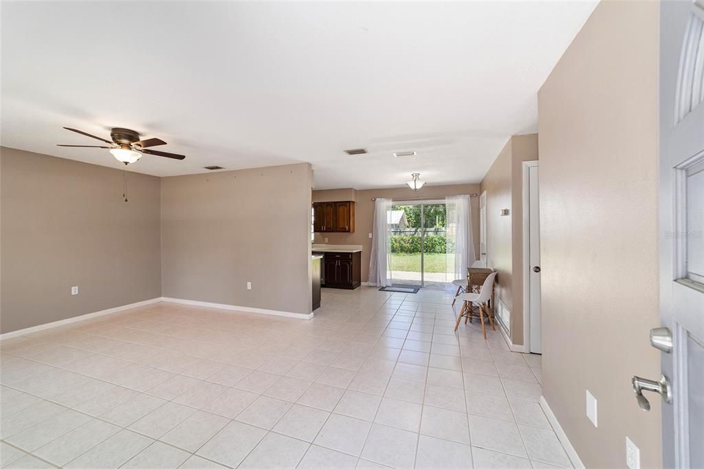 Active With Contract: $219,900 (3 beds, 2 baths, 1172 Square Feet)