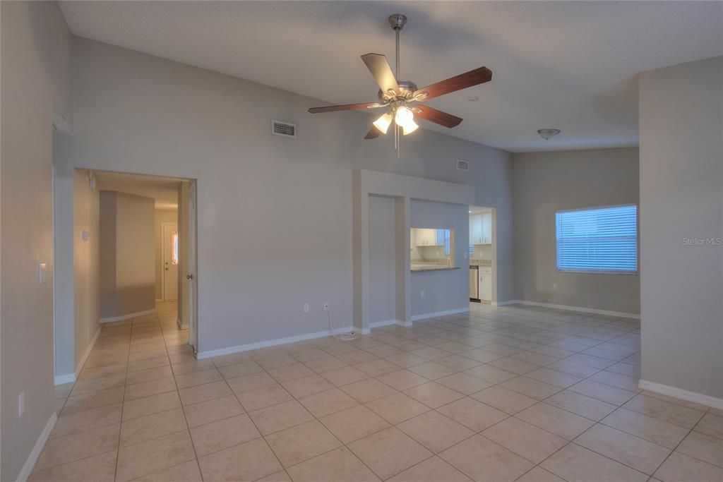 Active With Contract: $289,900 (3 beds, 2 baths, 1441 Square Feet)