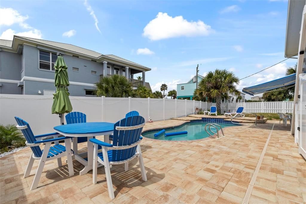 Active With Contract: $999,900 (4 beds, 3 baths, 2340 Square Feet)