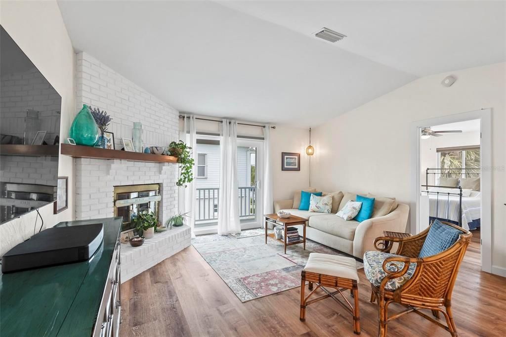 Active With Contract: $999,900 (4 beds, 3 baths, 2340 Square Feet)