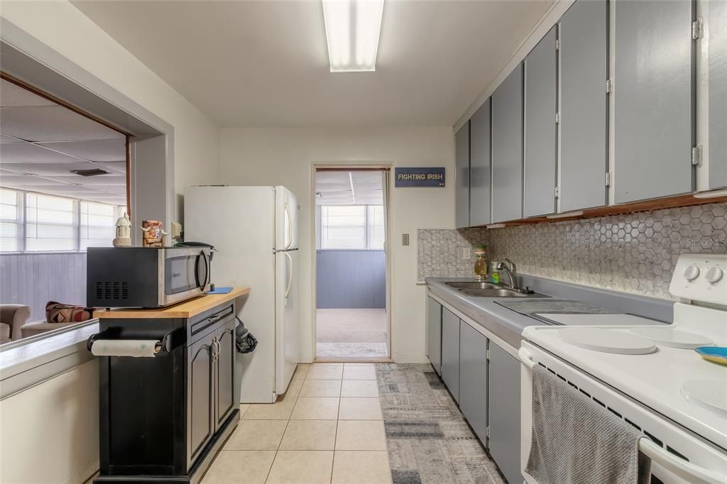 For Sale: $355,000 (2 beds, 2 baths, 1403 Square Feet)