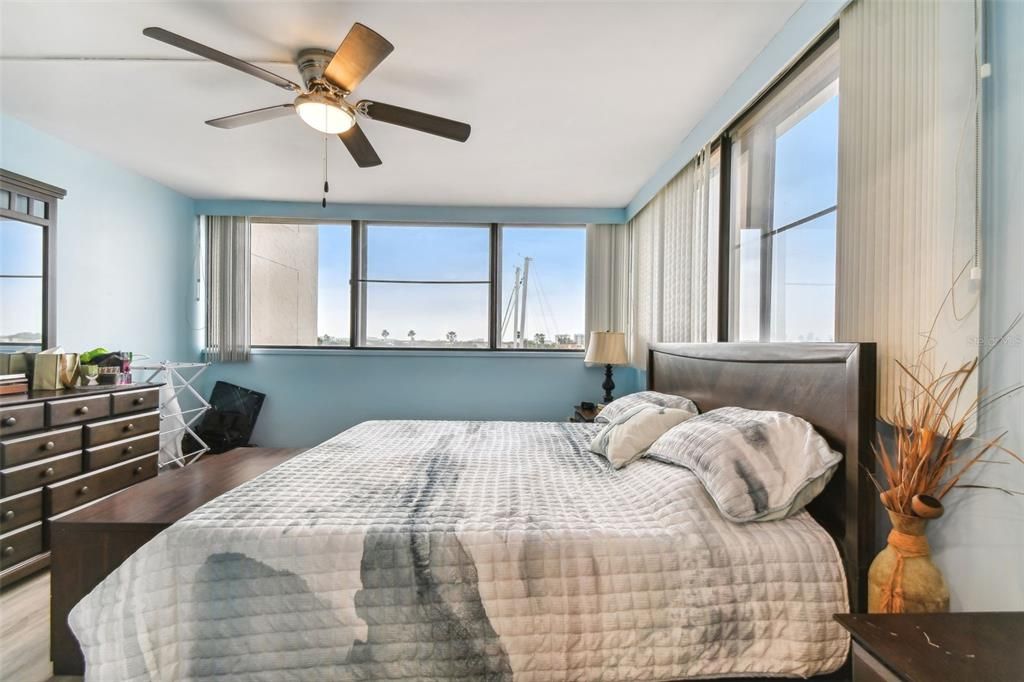 Active With Contract: $515,000 (2 beds, 2 baths, 1308 Square Feet)
