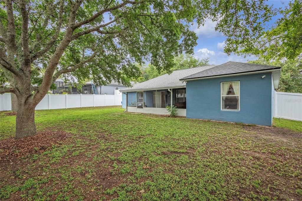 Recently Sold: $365,000 (4 beds, 2 baths, 1714 Square Feet)