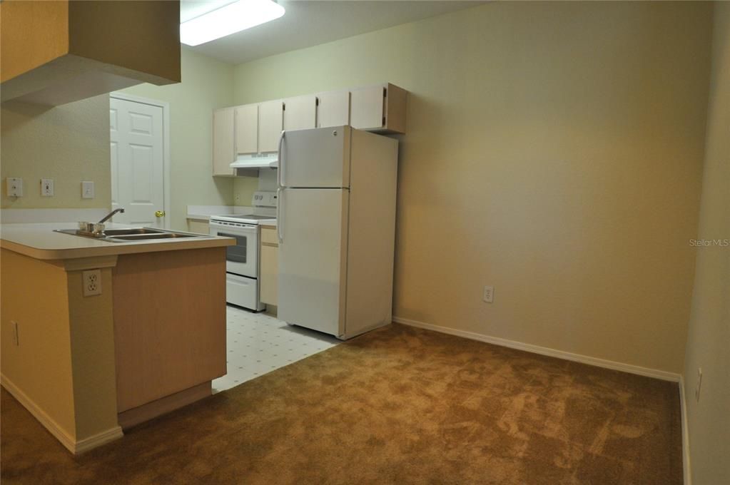 Recently Rented: $1,275 (1 beds, 1 baths, 730 Square Feet)