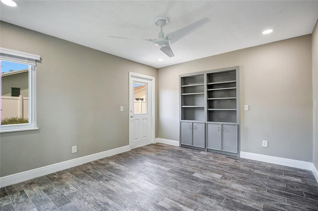 Active With Contract: $2,395 (3 beds, 2 baths, 1625 Square Feet)