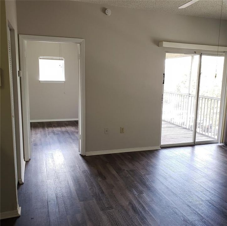 For Sale: $170,000 (1 beds, 1 baths, 593 Square Feet)