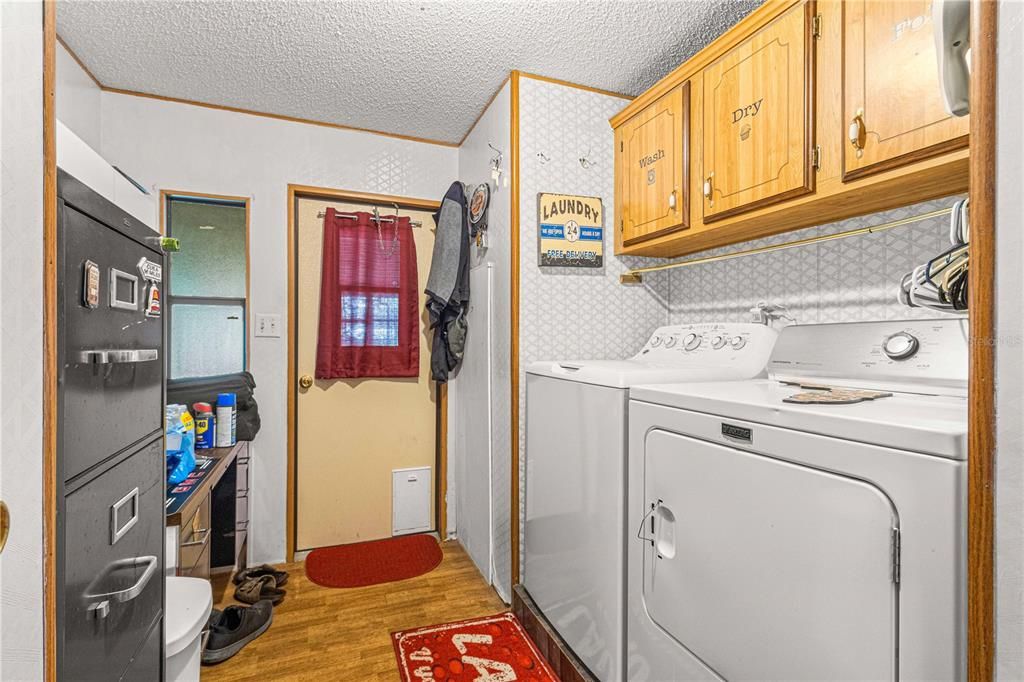 For Sale: $179,000 (3 beds, 2 baths, 1501 Square Feet)