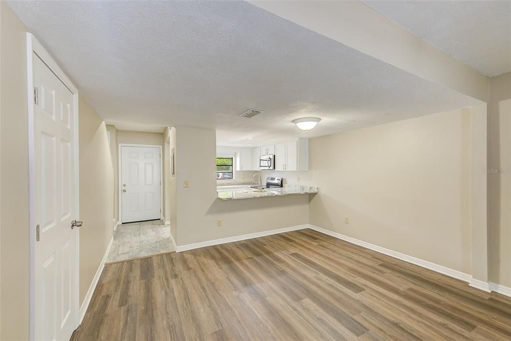 Recently Sold: $277,900 (2 beds, 2 baths, 1188 Square Feet)