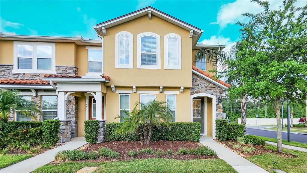 Recently Sold: $475,000 (3 beds, 2 baths, 1756 Square Feet)