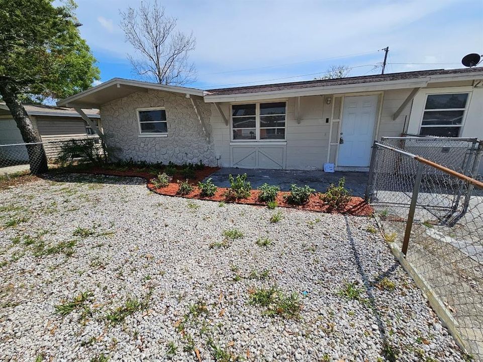 Recently Sold: $208,900 (3 beds, 2 baths, 1244 Square Feet)