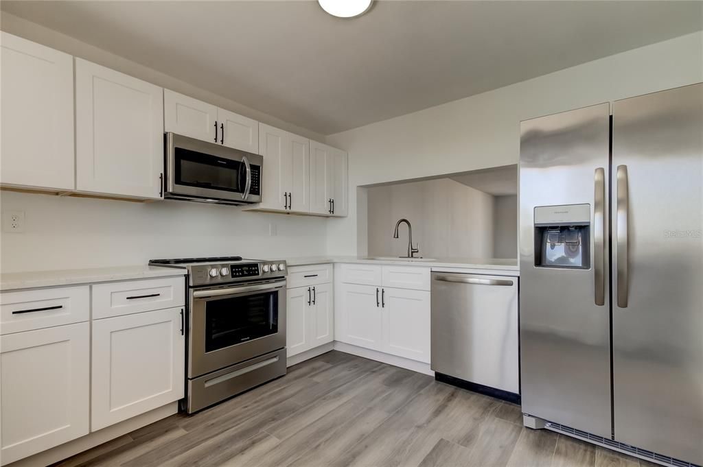 For Sale: $815,000 (2 beds, 2 baths, 1363 Square Feet)