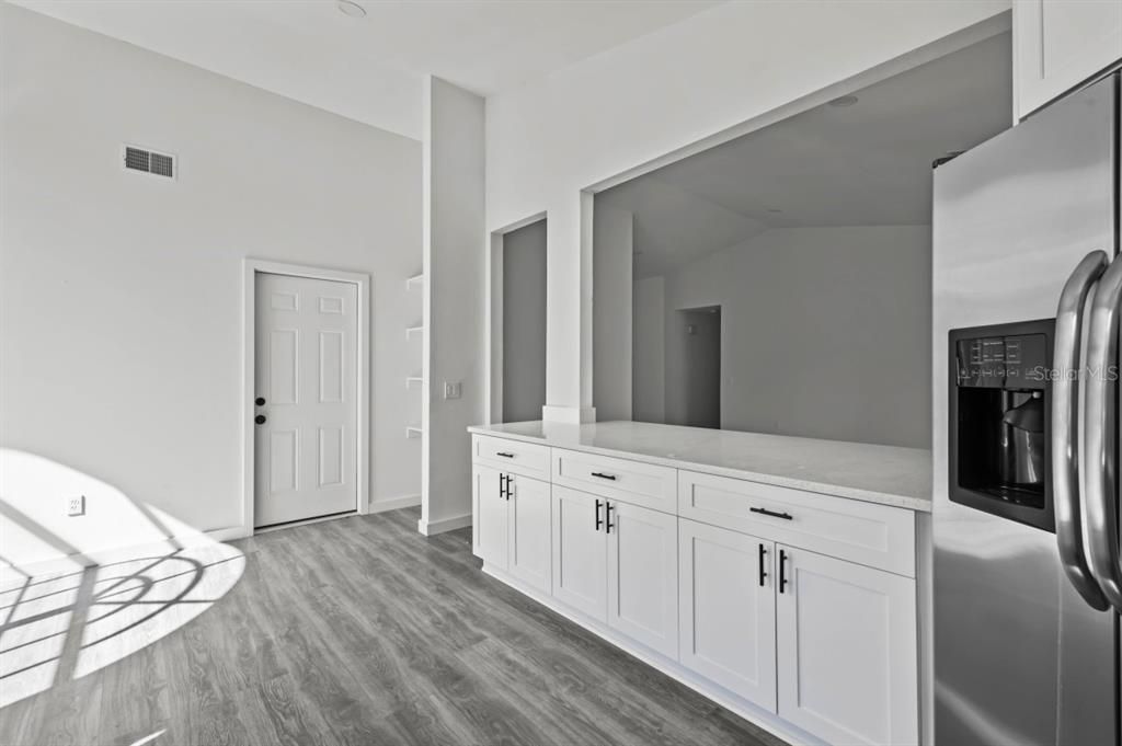 Active With Contract: $278,000 (3 beds, 2 baths, 1672 Square Feet)