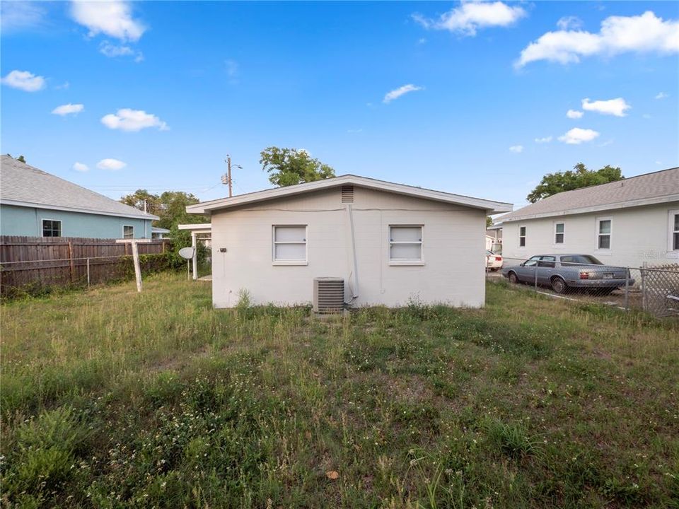Active With Contract: $205,000 (3 beds, 1 baths, 816 Square Feet)