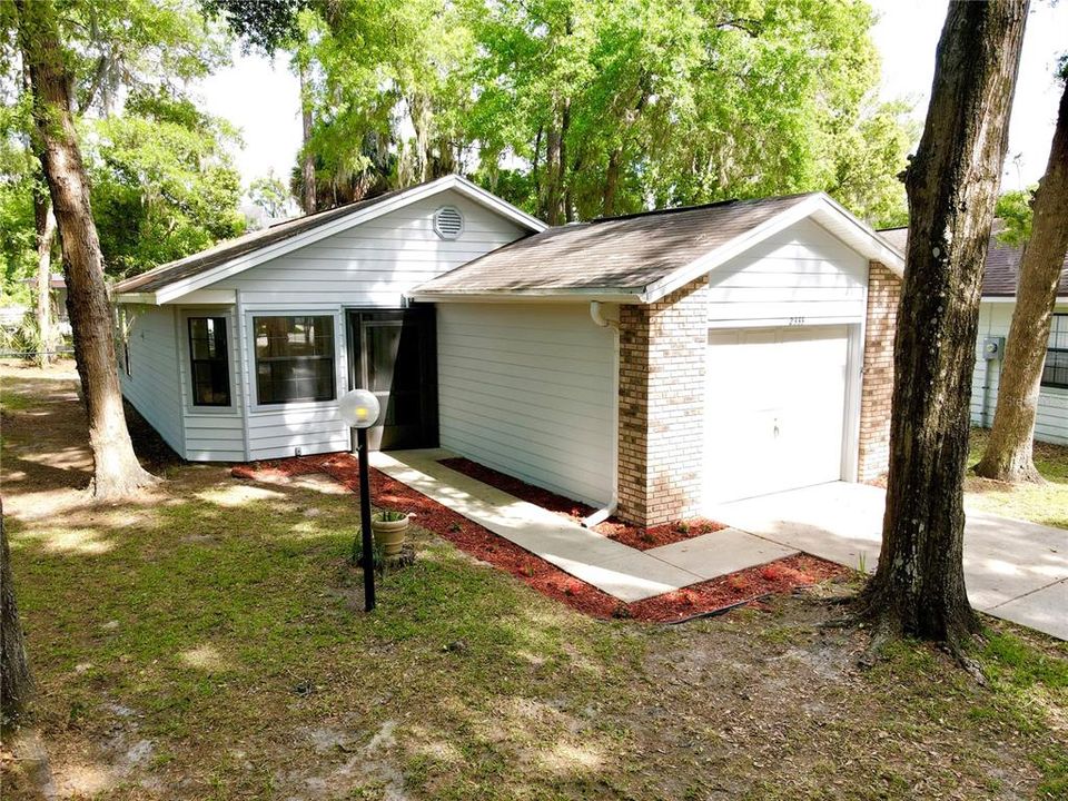 Recently Sold: $179,000 (2 beds, 2 baths, 1094 Square Feet)